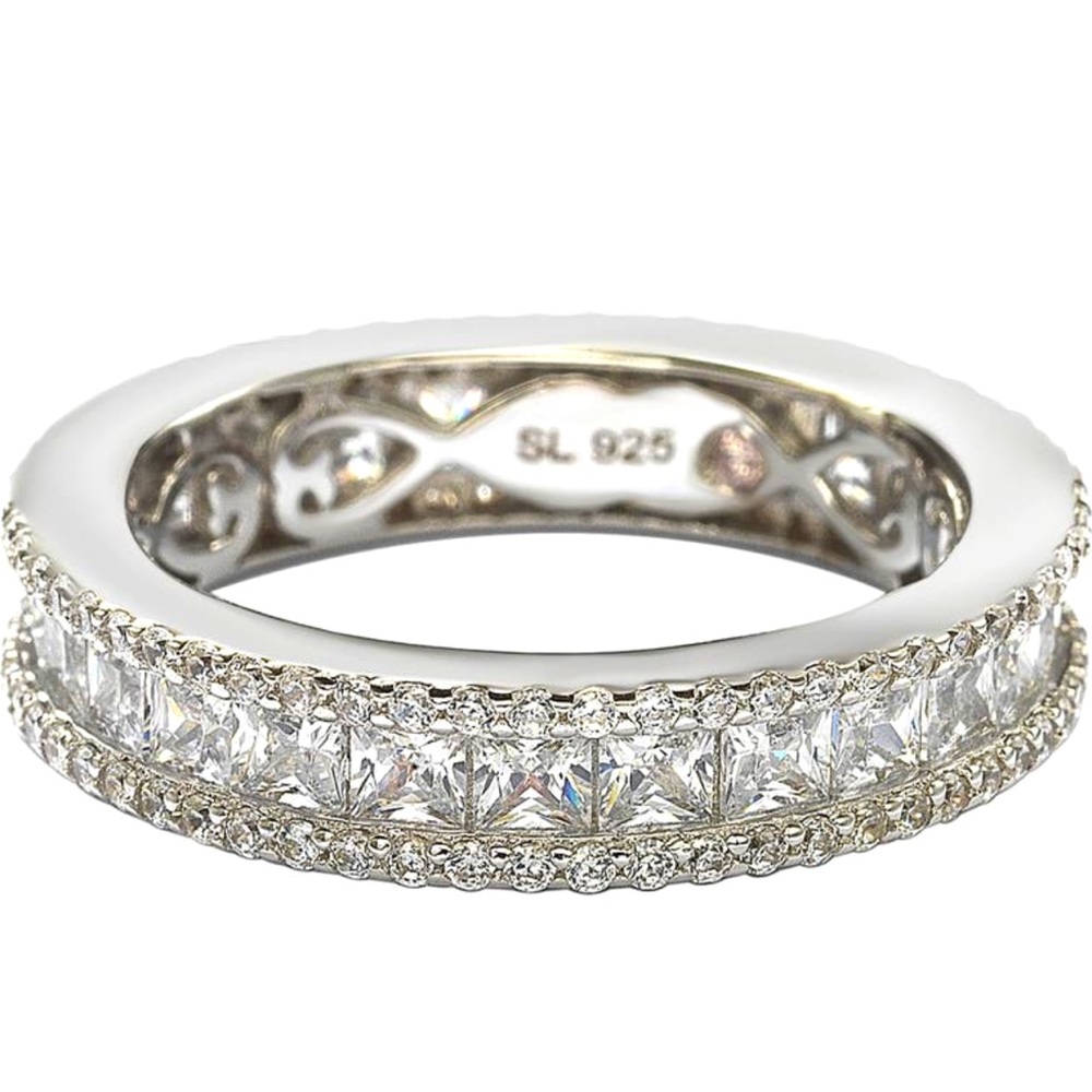 Square-cut vintage sparkle on this eternity band ring set in sterling silver